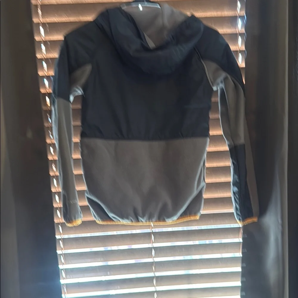 Columbia Black and Gray Jacket with Orange Details - Picture 3 of 3